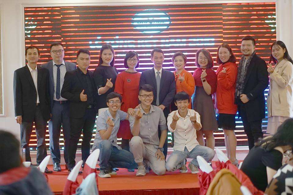 DRIVADZ TƯNG BỪNG TỔ CHỨC LỄ TỔNG KẾT CUỐI NĂM VÀ TIỆC TẤT NIÊN 2018 DRIVADZ TƯNG BỪNG TỔ CHỨC LỄ TỔNG KẾT CUỐI NĂM VÀ TIỆC TẤT NIÊN 2018